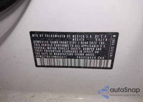 2019 Volkswagen Jetta 1.4T R-Line/1.4T S/1.4T Se z USA, uszkodzony, nr VIN 3VWC57BU1KM033271